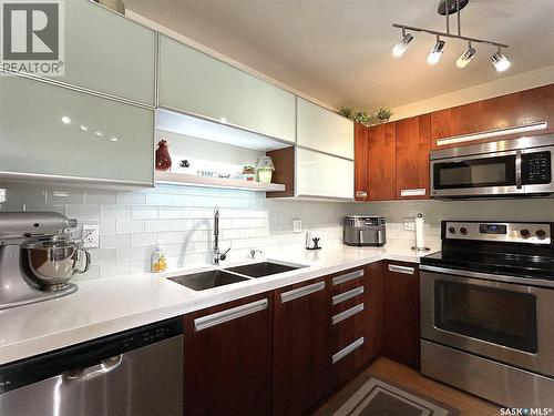 1603 1015 Patrick Crescent, Saskatoon, SK - Indoor Photo Showing Kitchen With Double Sink With Upgraded Kitchen