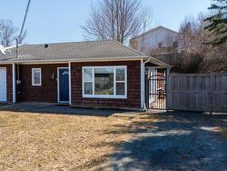 5 Fowler Street  Wolfville, NS B4P 1M5
