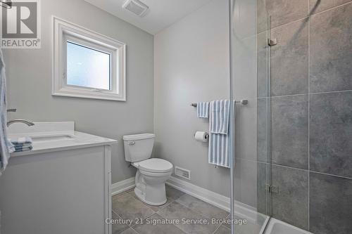 2362 Denise Road, Mississauga, ON - Indoor Photo Showing Bathroom