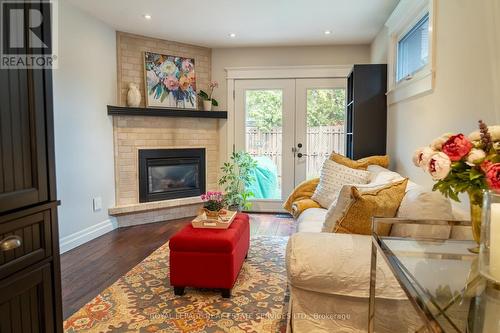 781 Fletcher Valley Crescent, Mississauga, ON - Indoor Photo Showing Living Room With Fireplace