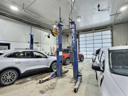 Garage - 385 Mtée Letang, Témiscaming, QC - Indoor Photo Showing Garage