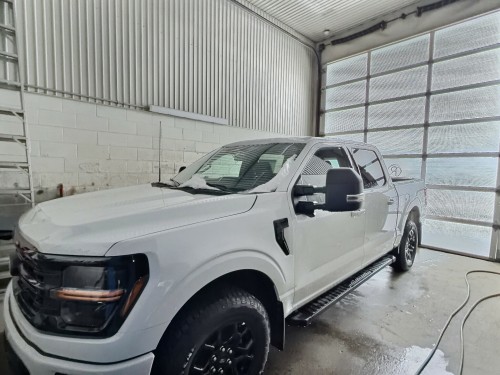 Garage - 385 Mtée Letang, Témiscaming, QC - Indoor Photo Showing Garage