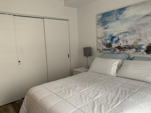 Chambre à coucher principale - 105-4 Av. Donegani, Pointe-Claire, QC - Indoor Photo Showing Bedroom