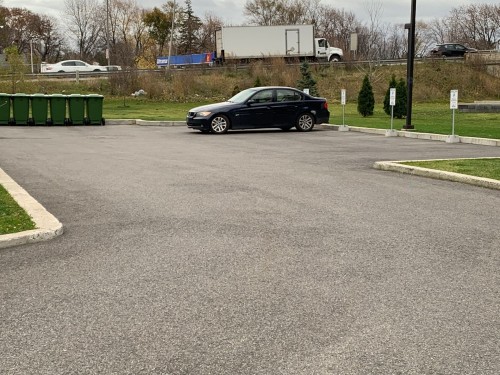 Stationnement - 105-4 Av. Donegani, Pointe-Claire, QC - Outdoor