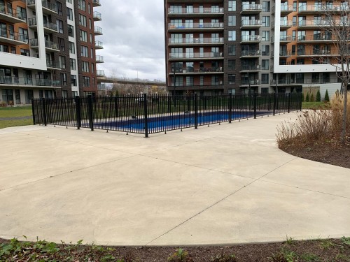 Pool - 105-4 Av. Donegani, Pointe-Claire, QC - Outdoor With Facade