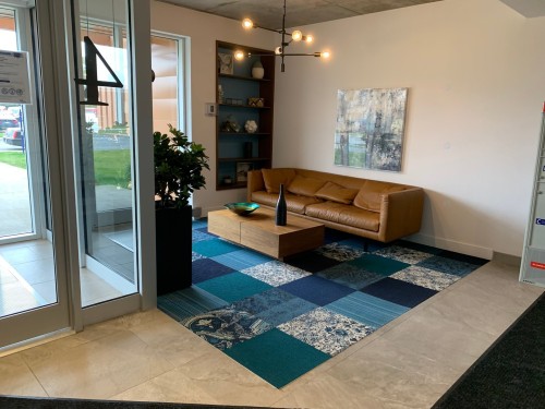 Hall d'entrée/Vestibule - 105-4 Av. Donegani, Pointe-Claire, QC - Indoor Photo Showing Other Room