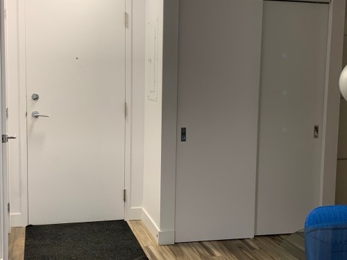 Hall d'entrée/Vestibule - 105-4 Av. Donegani, Pointe-Claire, QC - Indoor Photo Showing Other Room