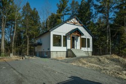 104 Rue du Versant  Sainte-Sophie, QC J5J 0R7