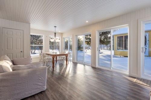 Dining Room - 348 Ch. De Turkey Hill, Sutton, QC - Indoor Photo Showing Living Room