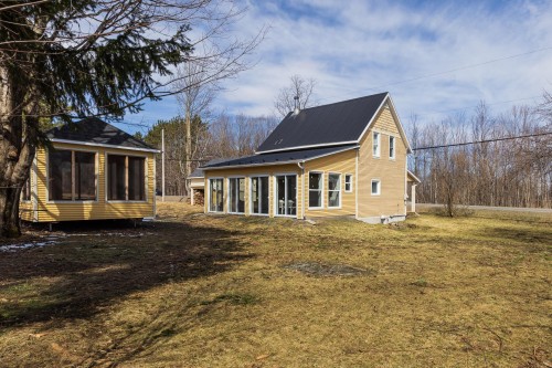 Back of Structure - 348 Ch. De Turkey Hill, Sutton, QC - Outdoor