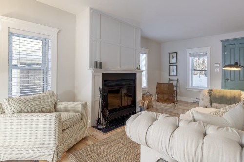 Living Room - 348 Ch. De Turkey Hill, Sutton, QC - Indoor Photo Showing Living Room With Fireplace