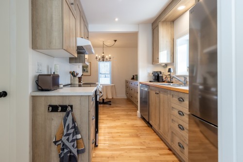Kitchen - 348 Ch. De Turkey Hill, Sutton, QC - Indoor Photo Showing Kitchen With Double Sink