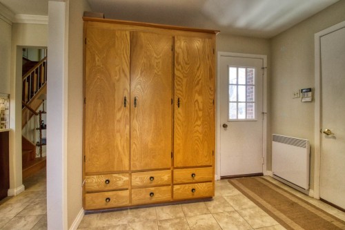 Salle de lavage - 6 Rue Edward, Ormstown, QC - Indoor Photo Showing Other Room