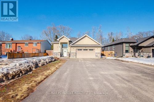 21A EAST STREET  Petawawa, ON K8H 2N7