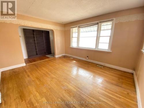 204 Baskin Drive E, Arnprior, ON - Indoor Photo Showing Other Room