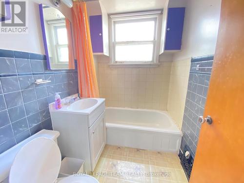 204 Baskin Drive E, Arnprior, ON - Indoor Photo Showing Bathroom