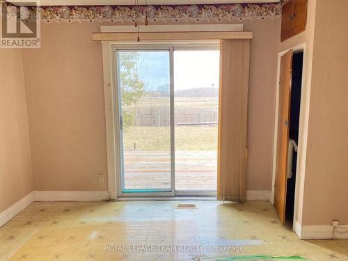 204 Baskin Drive E, Arnprior, ON - Indoor Photo Showing Other Room