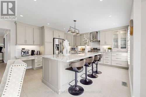 2768 Peacock Drive, Mississauga, ON - Indoor Photo Showing Kitchen With Upgraded Kitchen