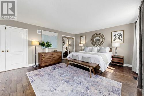 2768 Peacock Drive, Mississauga, ON - Indoor Photo Showing Bedroom