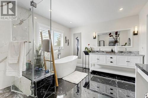2768 Peacock Drive, Mississauga, ON - Indoor Photo Showing Bathroom