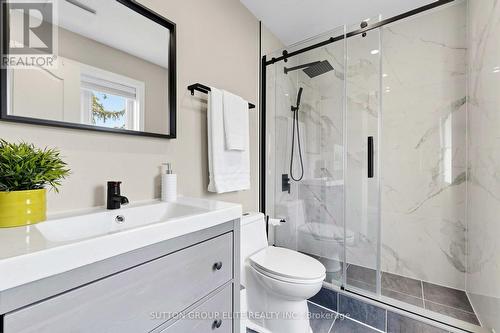 2768 Peacock Drive, Mississauga, ON - Indoor Photo Showing Bathroom