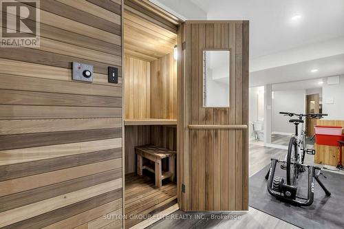 2768 Peacock Drive, Mississauga, ON - Indoor Photo Showing Other Room