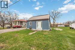 30 QUEEN Street W  Forest, ON N0N 1J0