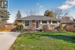 8 ELMWOOD PLACE Woodstock (Woodstock - South), ON N4S 2K6