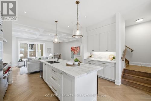 9414 Bayview Avenue, Richmond Hill (Observatory), ON - Indoor Photo Showing Kitchen With Upgraded Kitchen