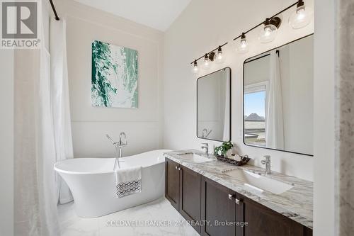 9414 Bayview Avenue, Richmond Hill (Observatory), ON - Indoor Photo Showing Bathroom