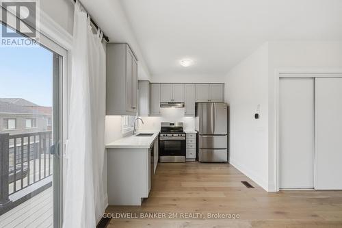 Coach House - 9414 Bayview Avenue, Richmond Hill (Observatory), ON - Indoor Photo Showing Kitchen