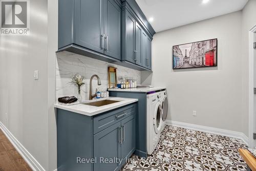 517 Silverbirch Drive, Tiny, ON - Indoor Photo Showing Laundry Room