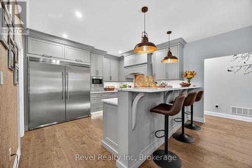 517 Silverbirch Drive, Tiny, ON - Indoor Photo Showing Kitchen With Upgraded Kitchen
