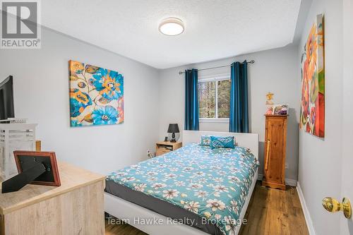 22 Laurier Boulevard, Tiny, ON - Indoor Photo Showing Bedroom