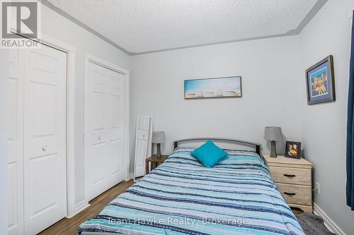 22 Laurier Boulevard, Tiny, ON - Indoor Photo Showing Bedroom