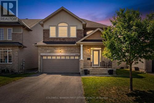 220 DAVE SMITH CRESCENT  Ottawa, ON K4M 0B7