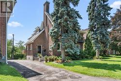 228 RIDEAU TERRACE  Ottawa, ON K1M 0Z2