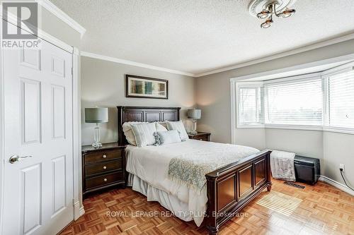 6422 Sapling Trail, Mississauga, ON - Indoor Photo Showing Bedroom