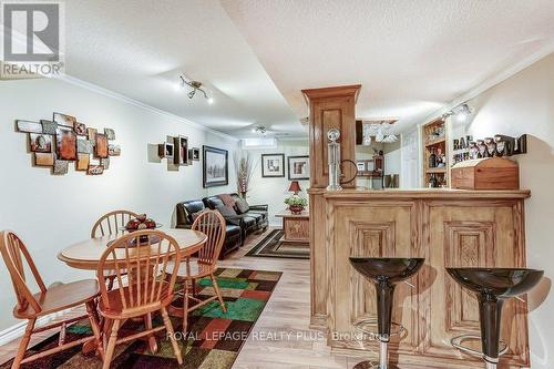6422 Sapling Trail, Mississauga, ON - Indoor Photo Showing Dining Room
