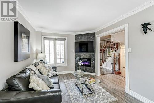6422 Sapling Trail, Mississauga, ON - Indoor Photo Showing Living Room With Fireplace