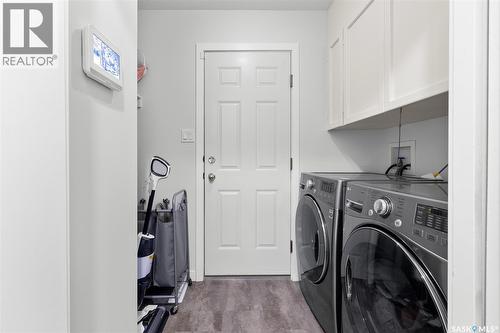 15 Thistle Bay, Regina, SK - Indoor Photo Showing Laundry Room