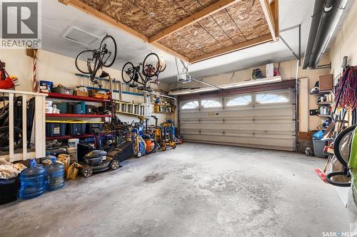 15 Thistle Bay, Regina, SK - Indoor Photo Showing Garage