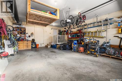15 Thistle Bay, Regina, SK - Indoor Photo Showing Garage