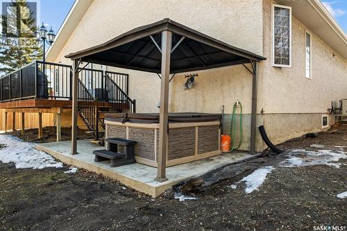 15 Thistle Bay, Regina, SK - Outdoor With Exterior