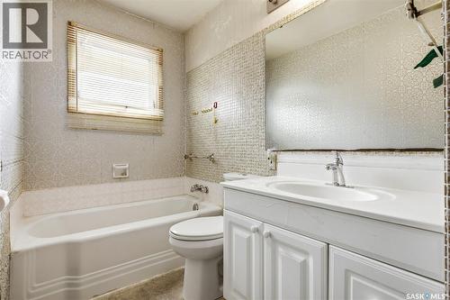 101 Mcnab Crescent, Regina, SK - Indoor Photo Showing Bathroom