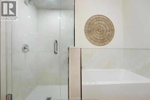 235 Southwind, Tecumseh, ON - Indoor Photo Showing Bathroom