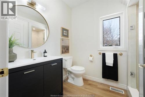 235 Southwind, Tecumseh, ON - Indoor Photo Showing Bathroom