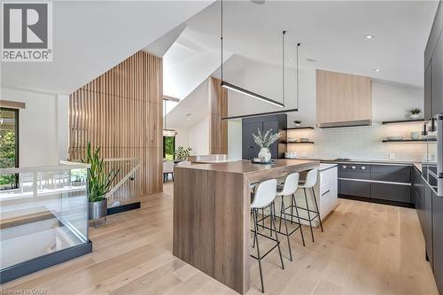 18 Fox Run Drive, Puslinch, ON - Indoor Photo Showing Kitchen With Upgraded Kitchen