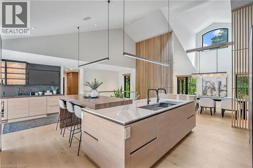 18 Fox Run Drive, Puslinch, ON - Indoor Photo Showing Kitchen