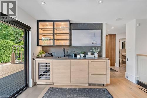 18 Fox Run Drive, Puslinch, ON - Indoor Photo Showing Other Room